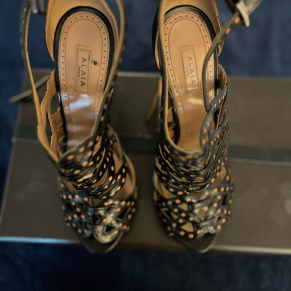 Alaia Black and Tan Strappy Heels